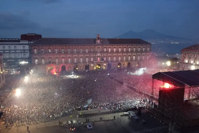 Potpuni delirij: Napoli je prvak Italije! Evo kako siromašni jug slavi pobjedu nad bogatim sjeverom