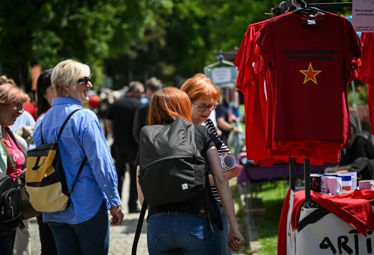 Tisuće Titovih obožavatelja stiglo u Kumrovec: Pojavio se i bivši predsjednik