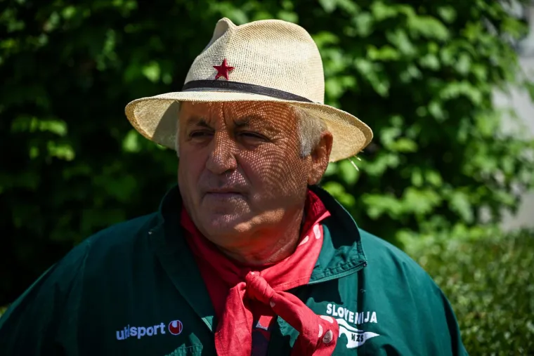 Tisuće Titovih obožavatelja stiglo u Kumrovec: Pojavio se i biv&scaron;i predsjednik