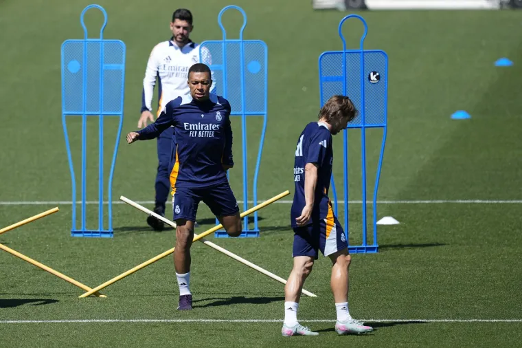 POSLJEDNJI TRENING: Kadrovi Luke s posljednjeg treninga uoči utakmice Reala i Real Sociedada. 