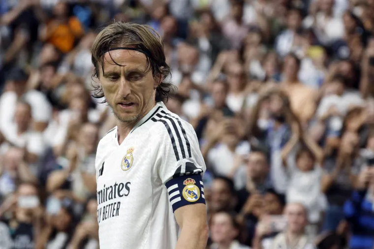 Na kraju sezone napušta Real Madrid koji mu ne želi dati novi ugovor.