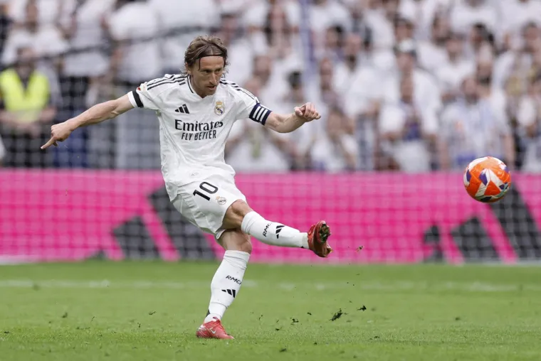 Razigravao, igrao vanjskom i slao poljupce: Evo kako je izgledao posljednji ples Luke Modrića u Madridu