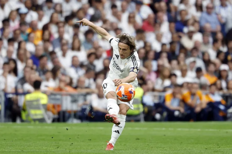 Razigravao, igrao vanjskom i slao poljupce: Evo kako je izgledao posljednji ples Luke Modrića u Madridu