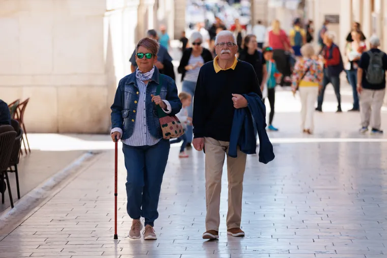 Vruće hlačice i tanke naramenice: Nema tko nije buljio u zanosnu brinetu