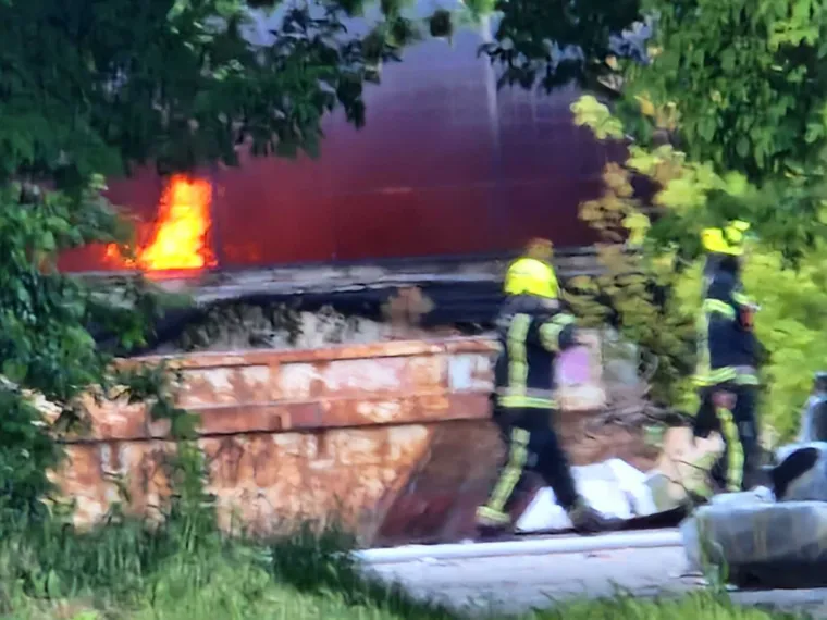 Crnilo se vidi iz svih dijelova Zagreba: Stravični prizori velikog požara bolnice, stigao i Tomašević