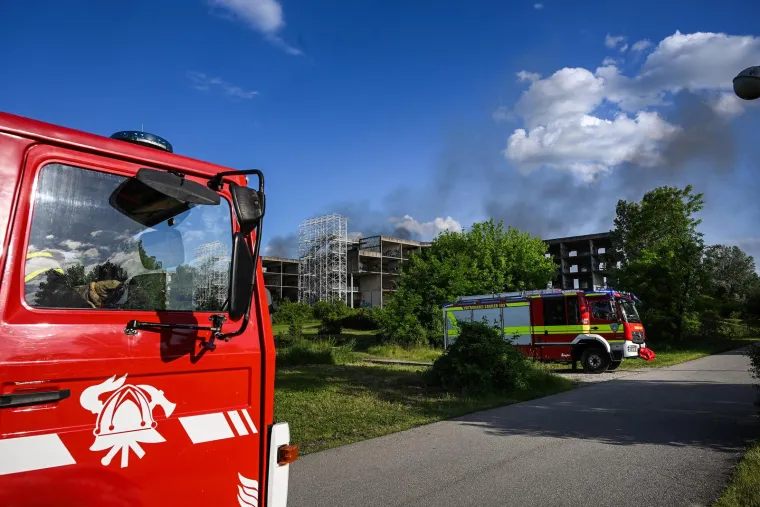 Crnilo se vidi iz svih dijelova Zagreba: Stravični prizori velikog požara bolnice, stigao i Toma&scaron;ević