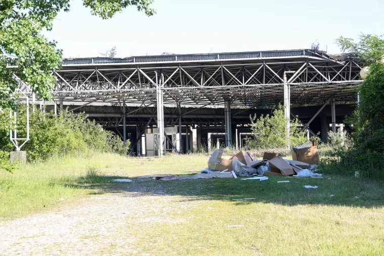 Buktinja je satima gutala napuštenu bolnicu u Zagrebu: Pogledajte što je ostalo nakon vatrene stihije