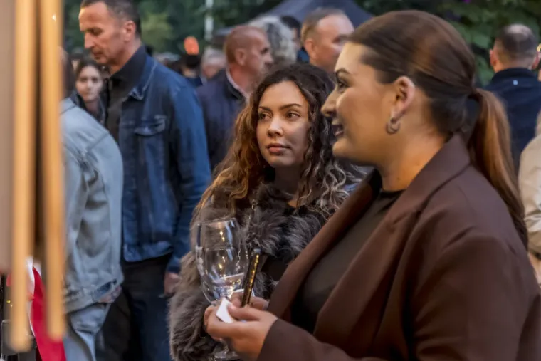 Osijek se opustio uz vino: Pogledajte divne dame koje su se sredile baš za tu prigodu
