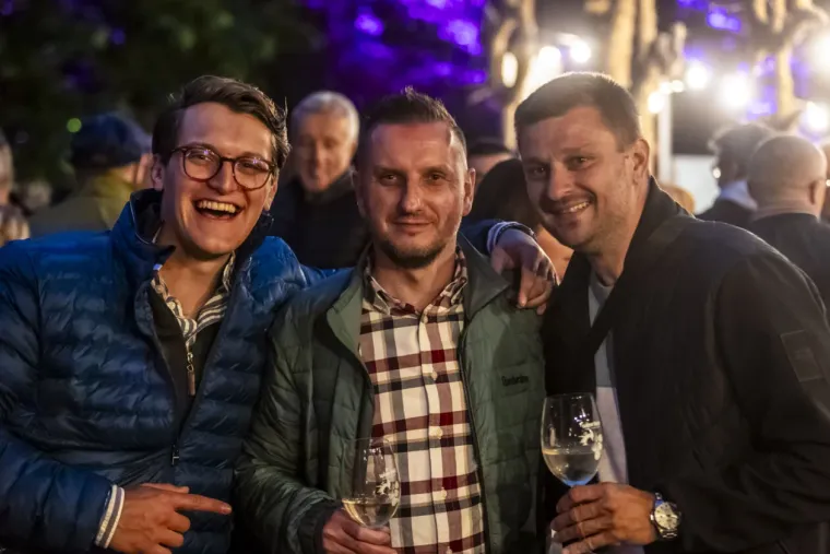 Osijek se opustio uz vino: Pogledajte divne dame koje su se sredile ba&scaron; za tu prigodu