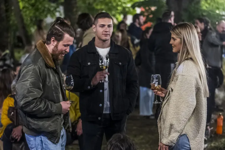 Osijek se opustio uz vino: Pogledajte divne dame koje su se sredile ba&scaron; za tu prigodu