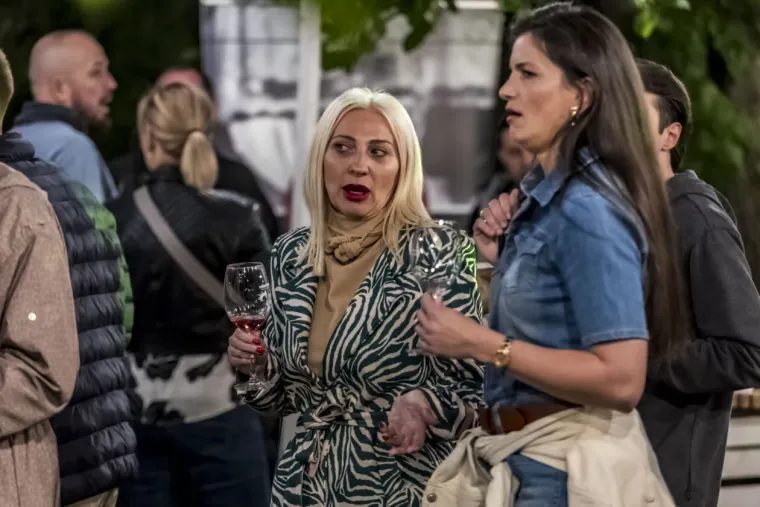 Osijek se opustio uz vino: Pogledajte divne dame koje su se sredile ba&scaron; za tu prigodu