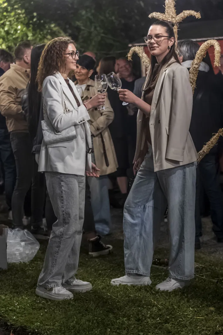 Osijek se opustio uz vino: Pogledajte divne dame koje su se sredile ba&scaron; za tu prigodu