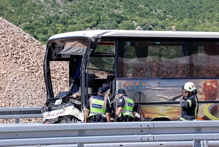 Pojavile se fotografije teške nesreća u Dalmaciji: Ovako izgleda krš i lom na autocesti