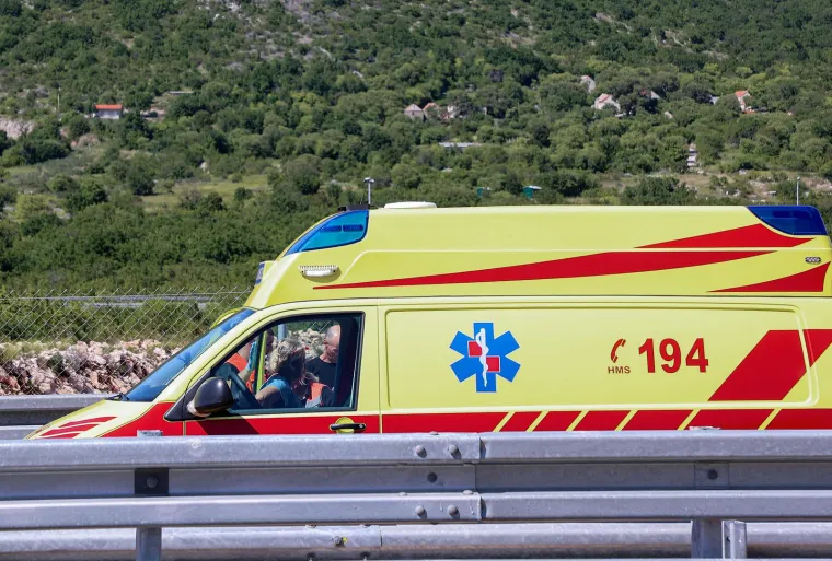 Pojavile se fotografije teške nesreća u Dalmaciji: Ovako izgleda krš i lom na autocesti