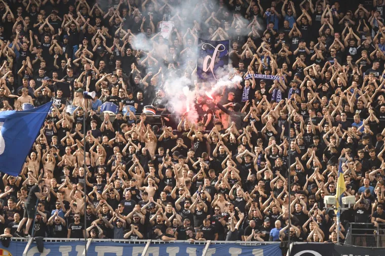 Gori Maksimir od početka, ali će te baklje brzo splamstai ako Rijeka ne kiksa na Rujevici
