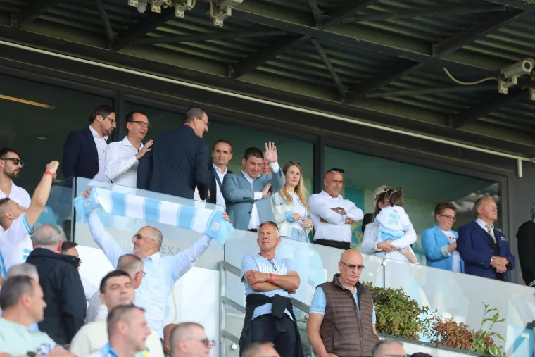 Završnica HNL-a na stadione privukla i politički vrh: Pogledajte s kim utakmice gledaju Boban i Mišković
