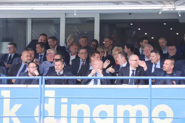 Završnica HNL-a na stadione privukla i politički vrh: Pogledajte s kim utakmice gledaju Boban i Mišković