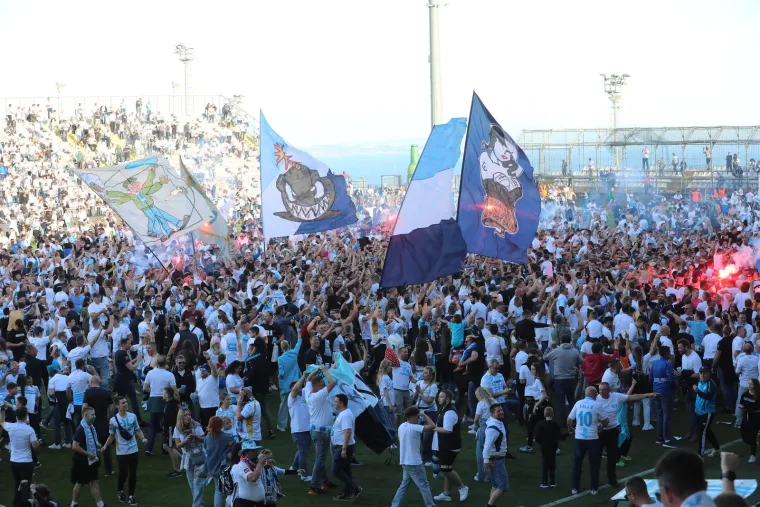 Rijeka prvak Hrvatske! Janković i Fruk za delirij na Kvarneru i invaziju navijača na teren
