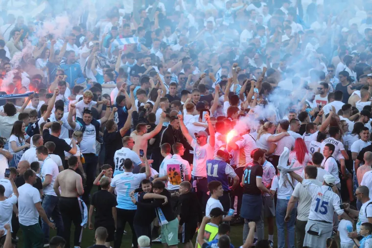 Rijeka prvak Hrvatske! Janković i Fruk za delirij na Kvarneru i invaziju navijača na teren