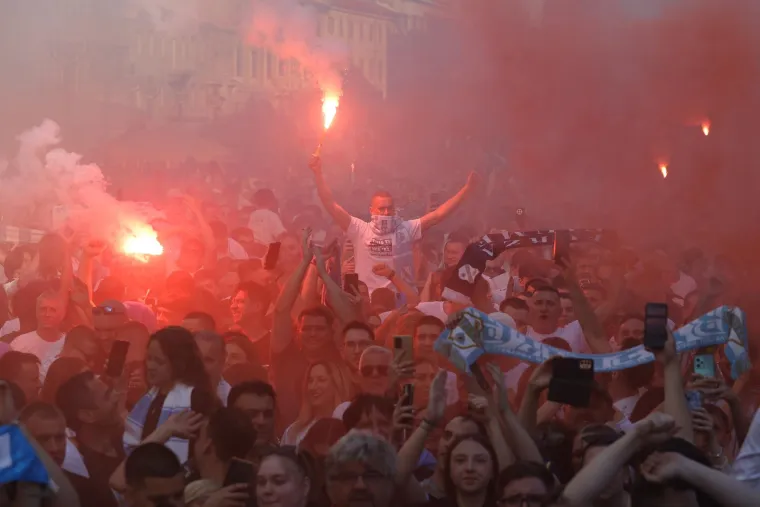 Rijeka prvak Hrvatske! Janković i Fruk za delirij na Kvarneru i invaziju navijača na teren