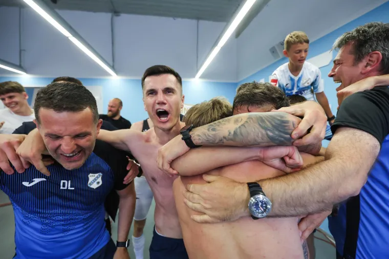 Rijeka prvak Hrvatske! Janković i Fruk za delirij na Kvarneru i invaziju navijača na teren