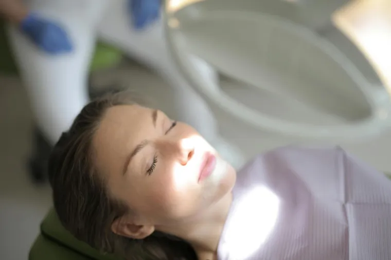 Opasnosti MRI skeniranja cijelog tijela: MRI cijelog tijela tvrdi da može otkriti do 500 stanja, no za zdrave osobe bez simptoma nema dokaza o neto koristi. Postoji realan rizik od 