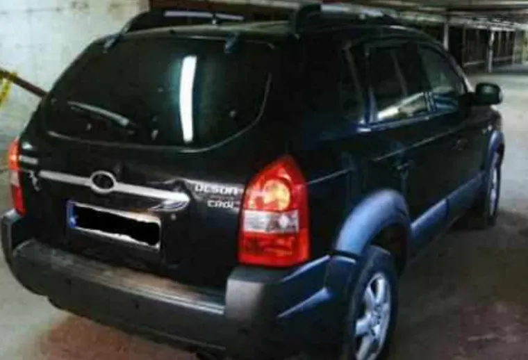 Hyundai Tucson 2.0 CRDi 4WD GLS, godina proizvodnje 2005., početna cijena iznosi 210,99 eura