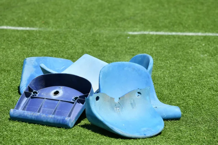 Kao ratna zona! Torcida doslovno uni&scaron;tila &Scaron;ubićevac: Pogledajte kako izgleda dan poslije