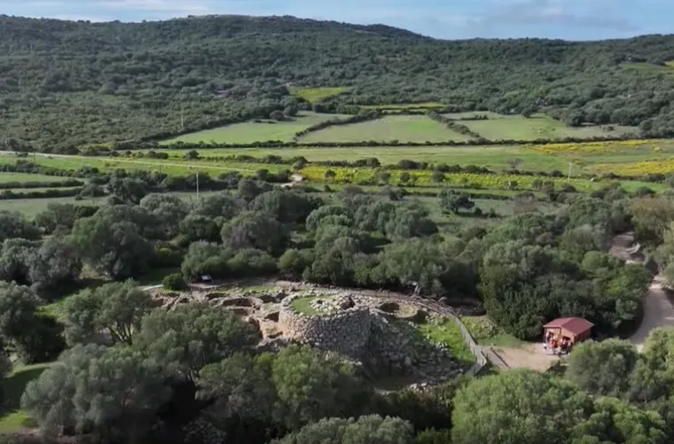 Otok skriva povijesno blago, tragove drevnih civilizacija.