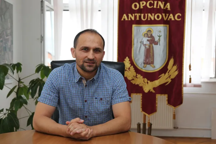 30. srpnja 2015., Antunovac - Načelnik općine Antunovac Ivan Anušić