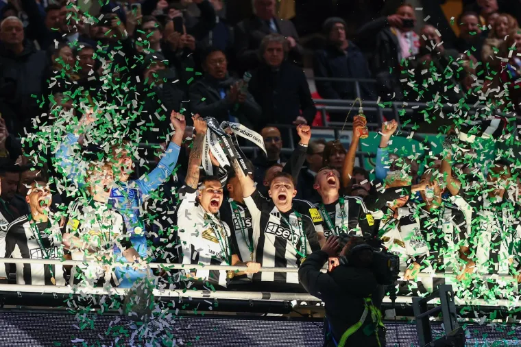 Navijači kultnog Newcastlea čekali su 56 godina i konačno dočekali trofej.