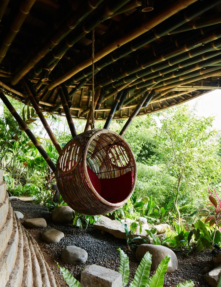 IDYLLIC BAMBOO HOME - Impresivna građevina, nazvana Ananda House, najnoviji je projekt arhitektonskog studija IBUKU i izgrađena je kao privatna rezidencija za Davida Hornblowa i njegovu obitelj.