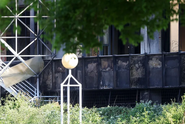 Buktinja je satima gutala napuštenu bolnicu u Zagrebu: Pogledajte što je ostalo nakon vatrene stihije