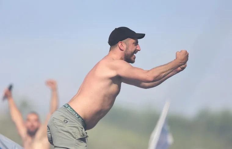 Slavlej Armade nakon gola Jankovića