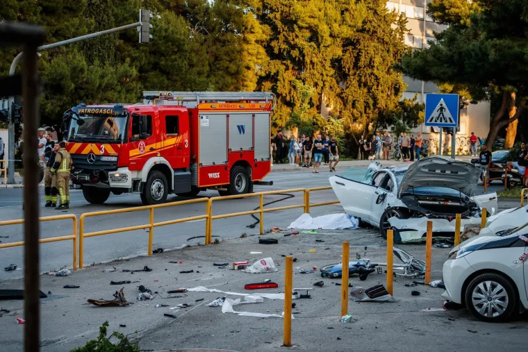 Pogledajte prizore teške prometne nesreće u Splitu: 'Okrenuo se u zraku i naletio na ženu'