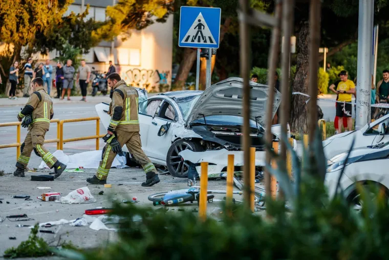 Pogledajte prizore teške prometne nesreće u Splitu: 'Okrenuo se u zraku i naletio na ženu'