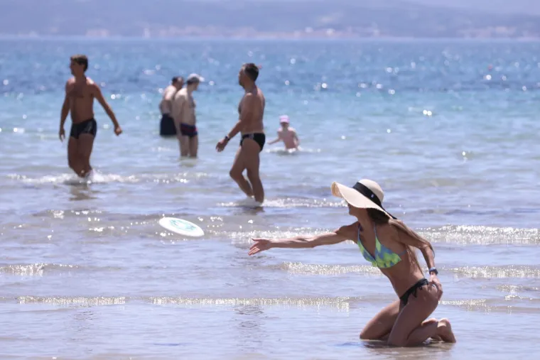 Krcate plaže u Dubrovniku i Splitu: Tko bi mogao odoliti ovako vrućem danu?