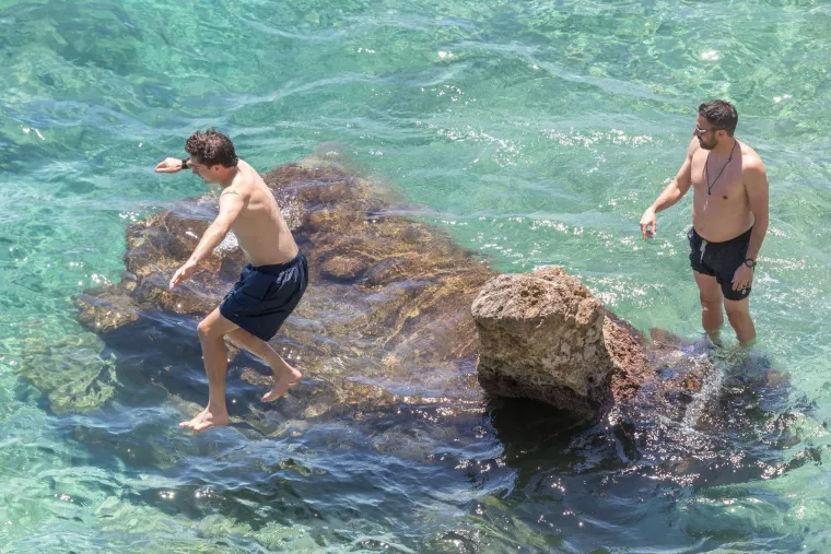 Krcate plaže u Dubrovniku i Splitu: Tko bi mogao odoliti ovako vrućem danu?