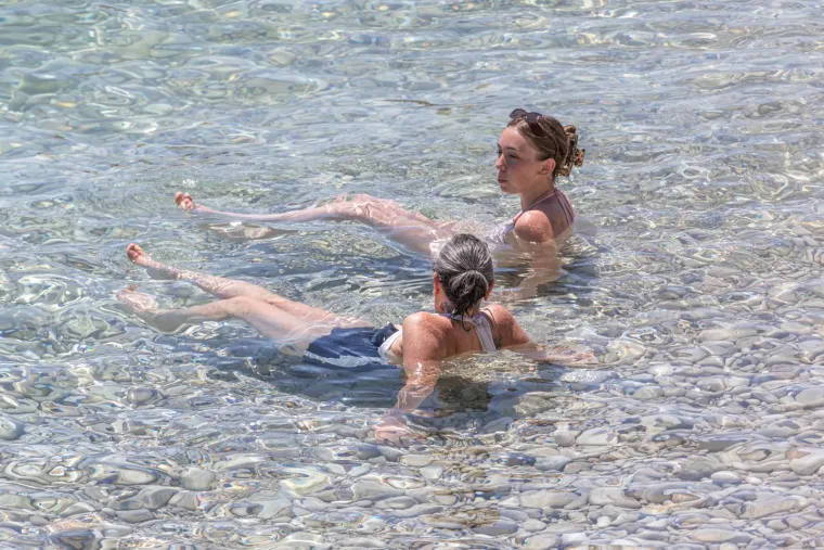 Krcate plaže u Dubrovniku i Splitu: Tko bi mogao odoliti ovako vrućem danu?