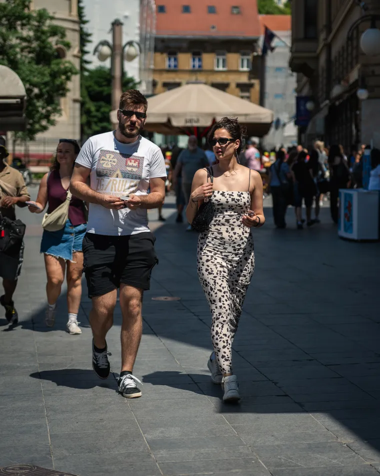 Žene u crnom zavladale zagrebačkom špicom: Visoke temperature im nisu smetale