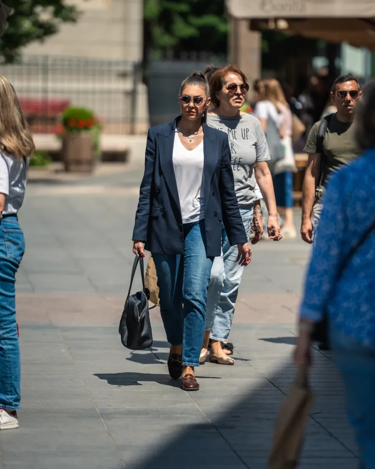 Žene u crnom zavladale zagrebačkom špicom: Visoke temperature im nisu smetale