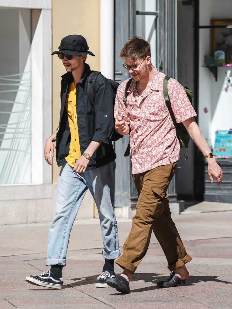 Kratki topići, minice i hlačice na vrućem Korzu: Riječanke znaju kako se rashladiti