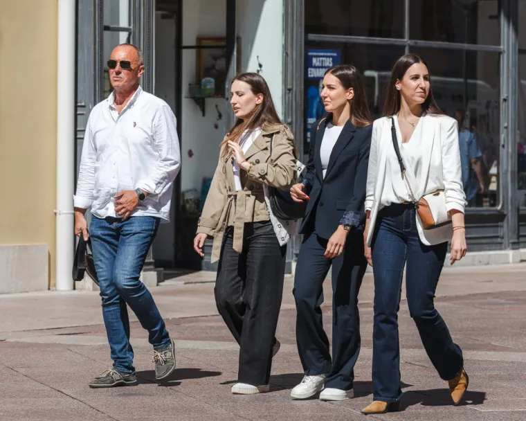 Kratki topići, minice i hlačice na vrućem Korzu: Riječanke znaju kako se rashladiti