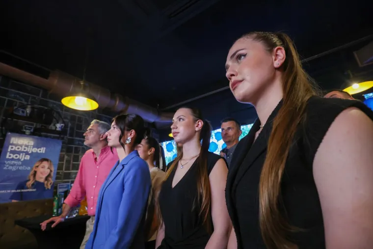 Ovo je trenutak kada je Nino saznao da Tomašević vodi: Izrazi lica sve govore