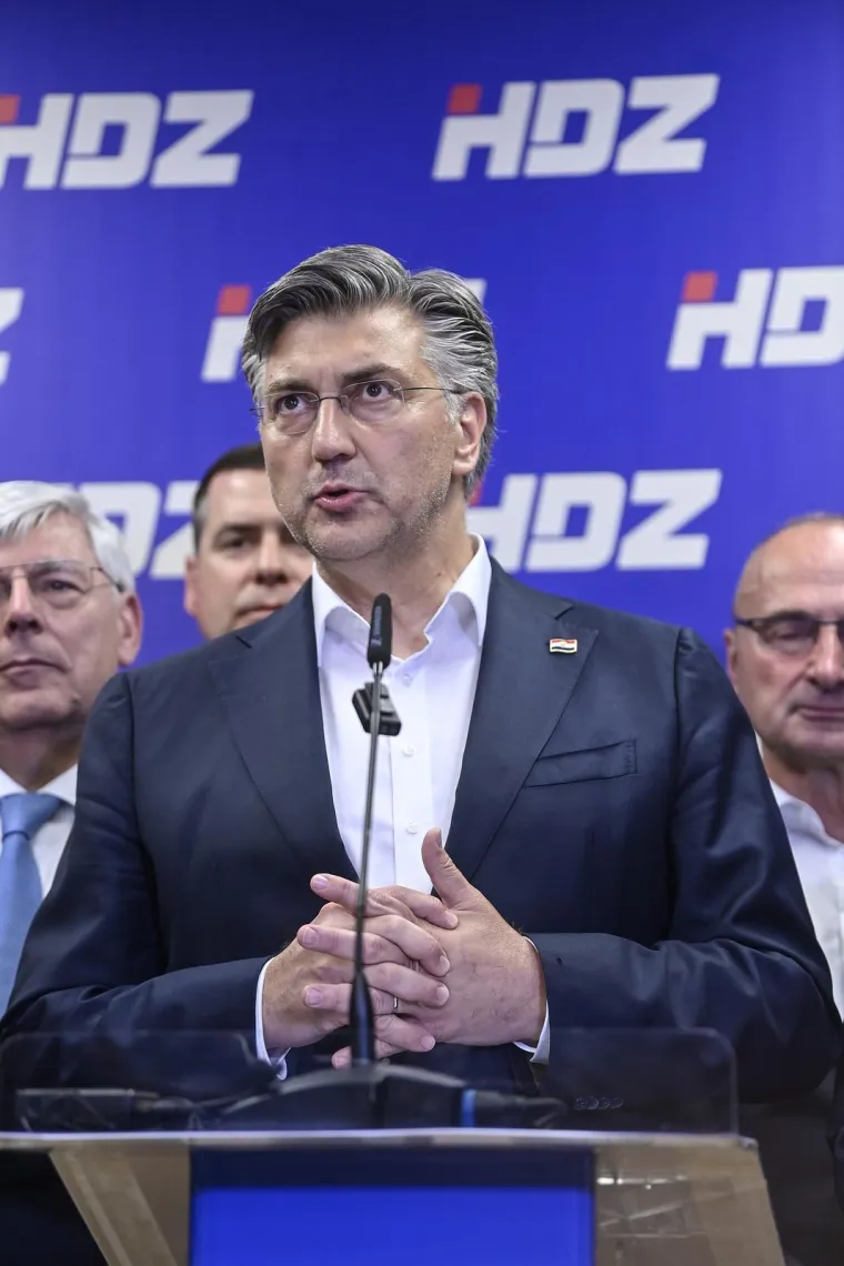 Plava Hrvatska blijede boje: Pogledajte lica HDZ-ovaca u noći izborne pobjede