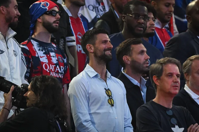 Đoković &scaron;okirao svojim potezom na proslavi Parižana: Igrači PSG-a izvodili vratolomije