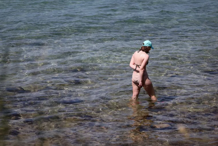 Sladoledi, šeširi i tetris poze na plaži: Pogledajte kako se Hrvatska prži na +31!