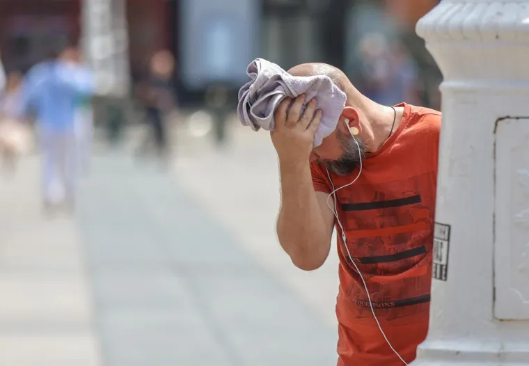 Sladoledi, šeširi i tetris poze na plaži: Pogledajte kako se Hrvatska prži na +31!