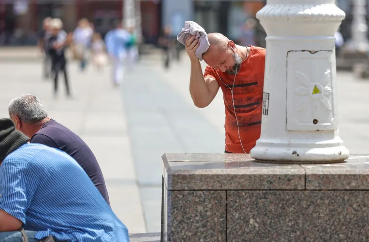 Sladoledi, &scaron;e&scaron;iri i tetris poze na plaži: Pogledajte kako se Hrvatska prži na +31!