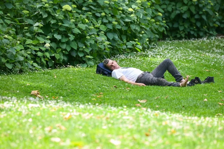 Sladoledi, &scaron;e&scaron;iri i tetris poze na plaži: Pogledajte kako se Hrvatska prži na +31!